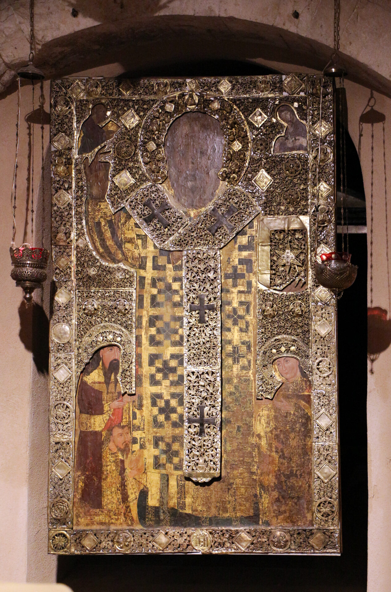 the icon given by the rulers of serbia in the crypt of the basilica of san nicola in bari, gold and enamel