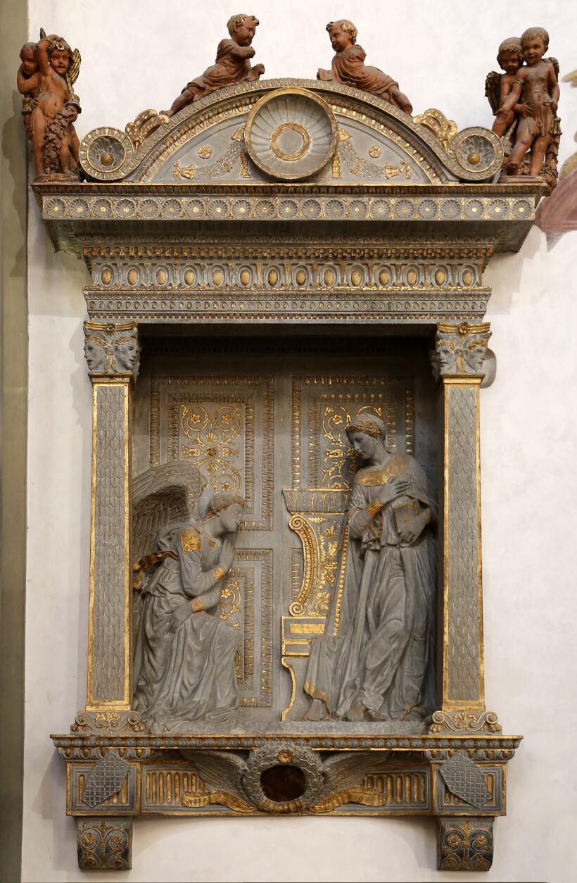 l’annunciazione cavalcanti di donatello in santa croce, in pietra serena con dorature