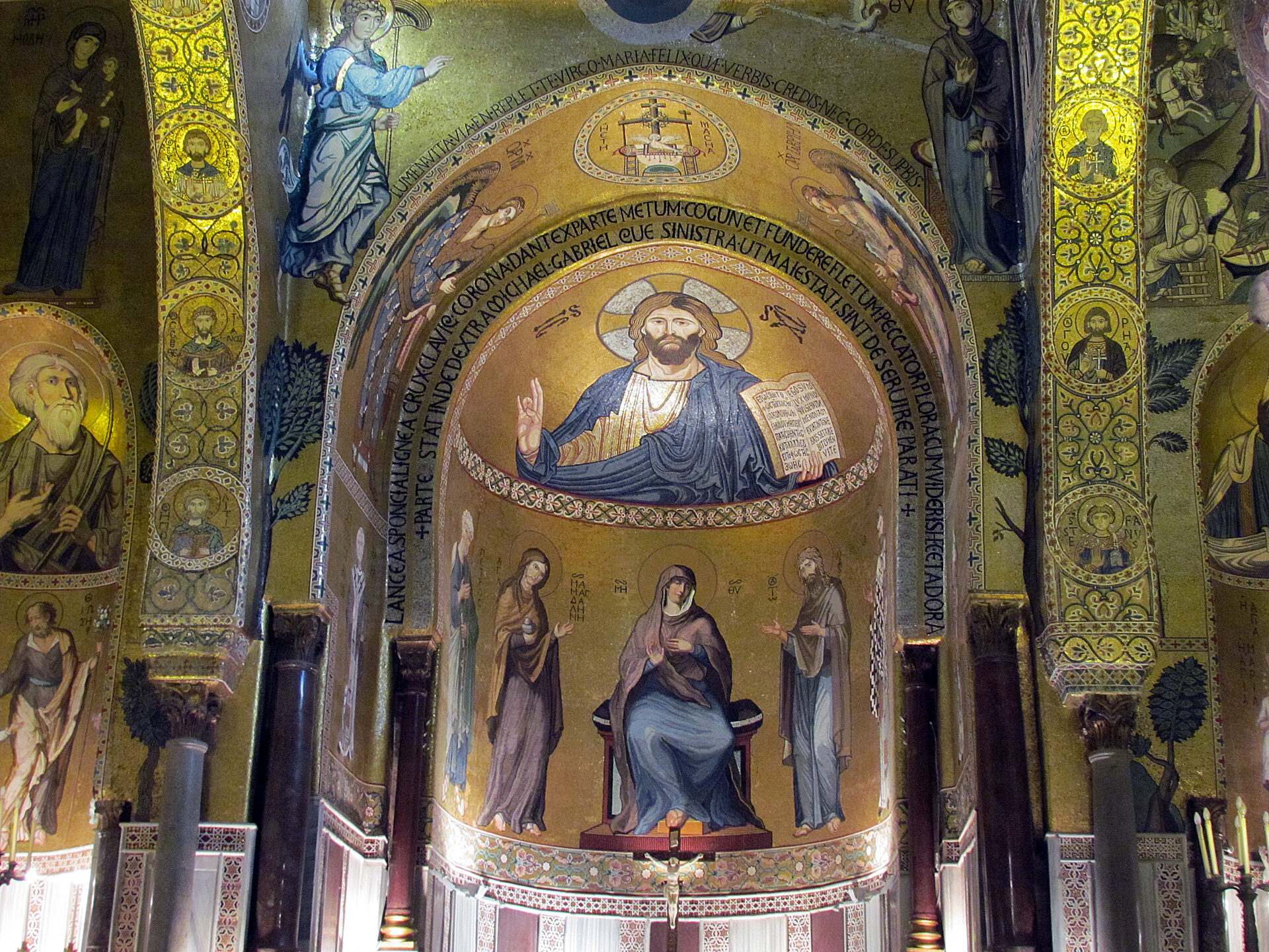 the apse of the palatine chapel with christ pantocrator blessing against a gold ground