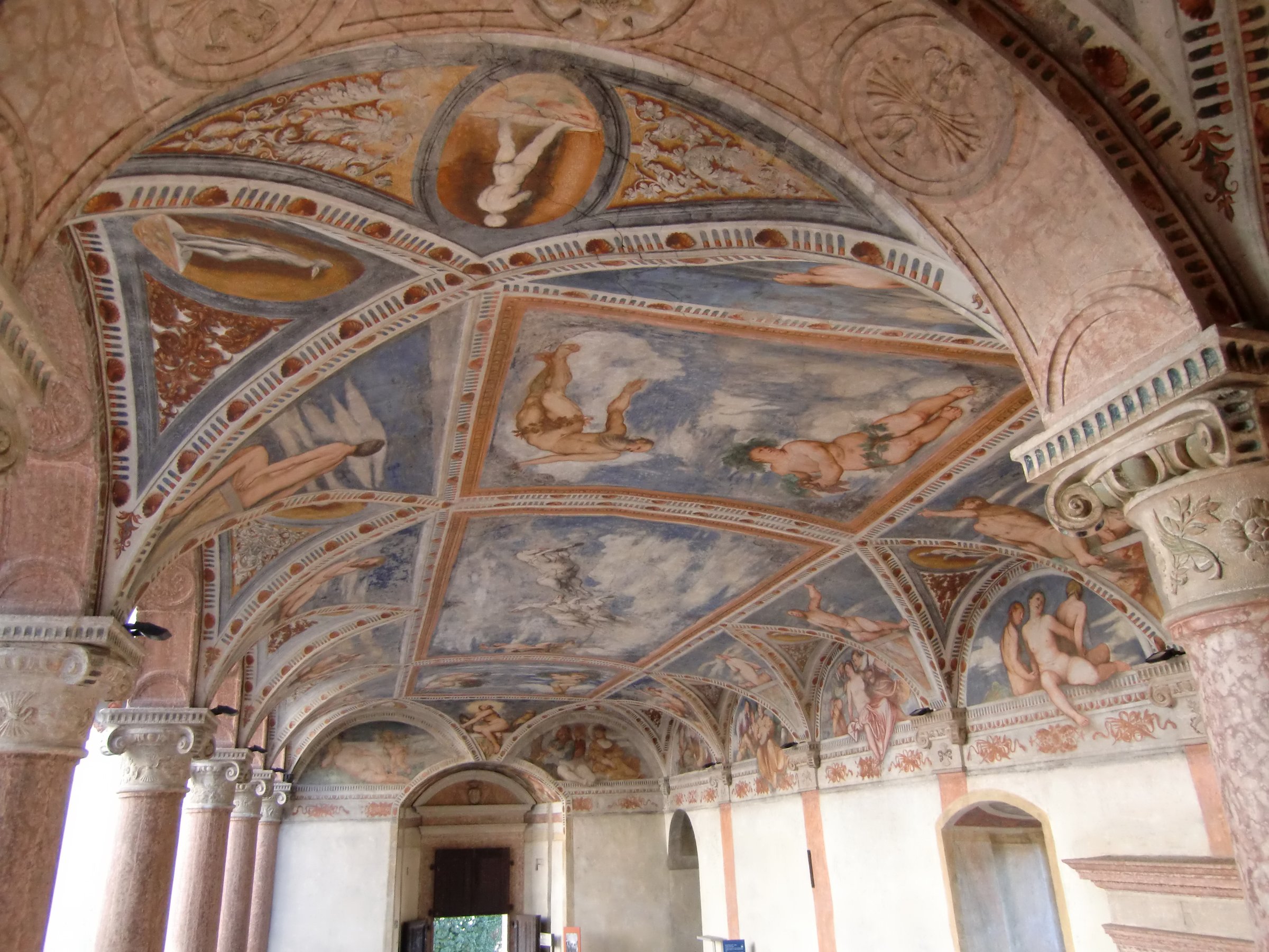 la loggia affrescata da girolamo romanino nel magno palazzo del castello del buonconsiglio