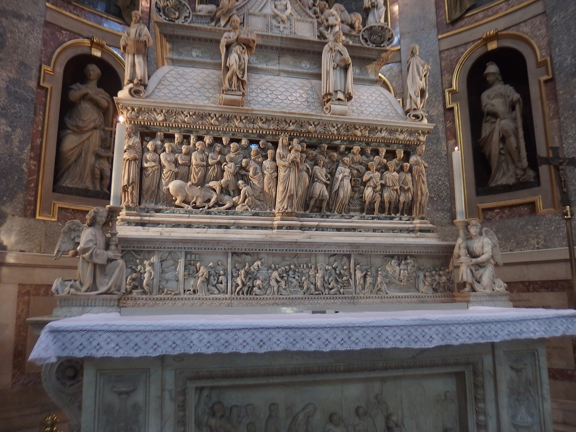 l arca di san domenico a bologna, la cassa marmorea da cui niccolo prende il suo nome