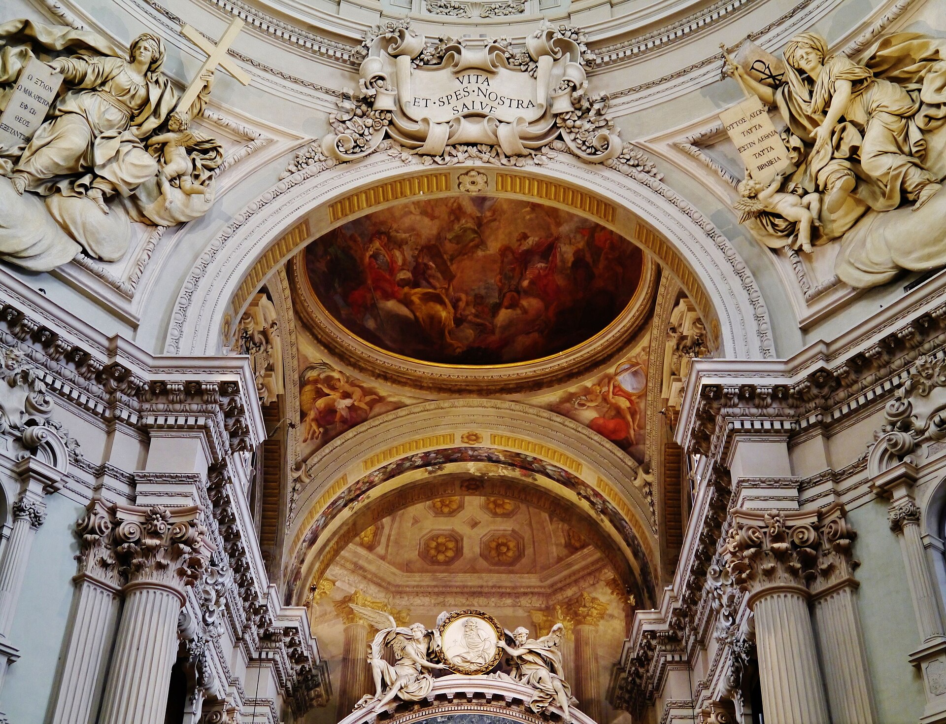 l interno barocco di santa maria della vita a bologna, con la cupola disegnata da antonio galli bibiena