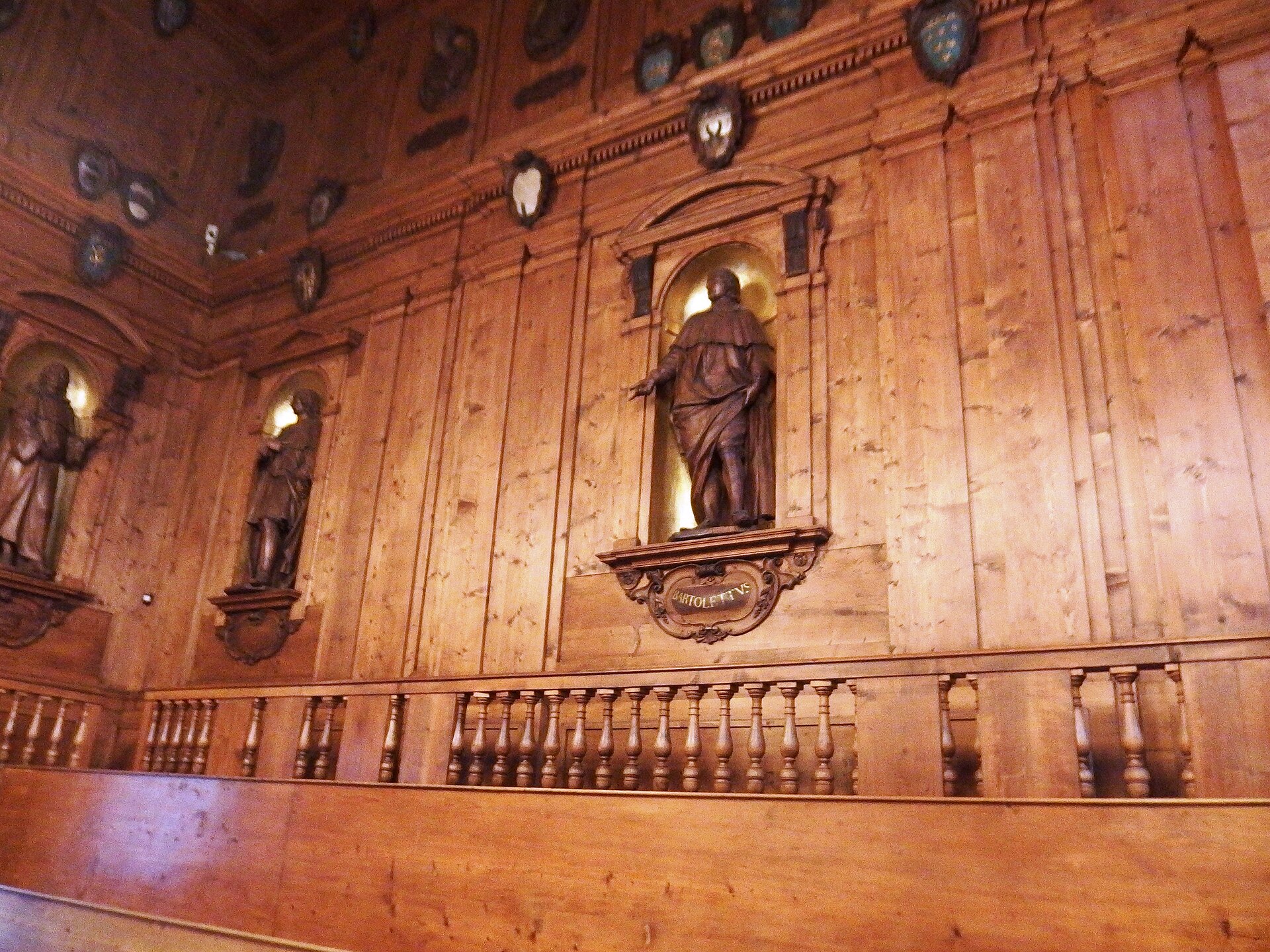 il teatro anatomico dell archiginnasio di bologna, in legno di abete