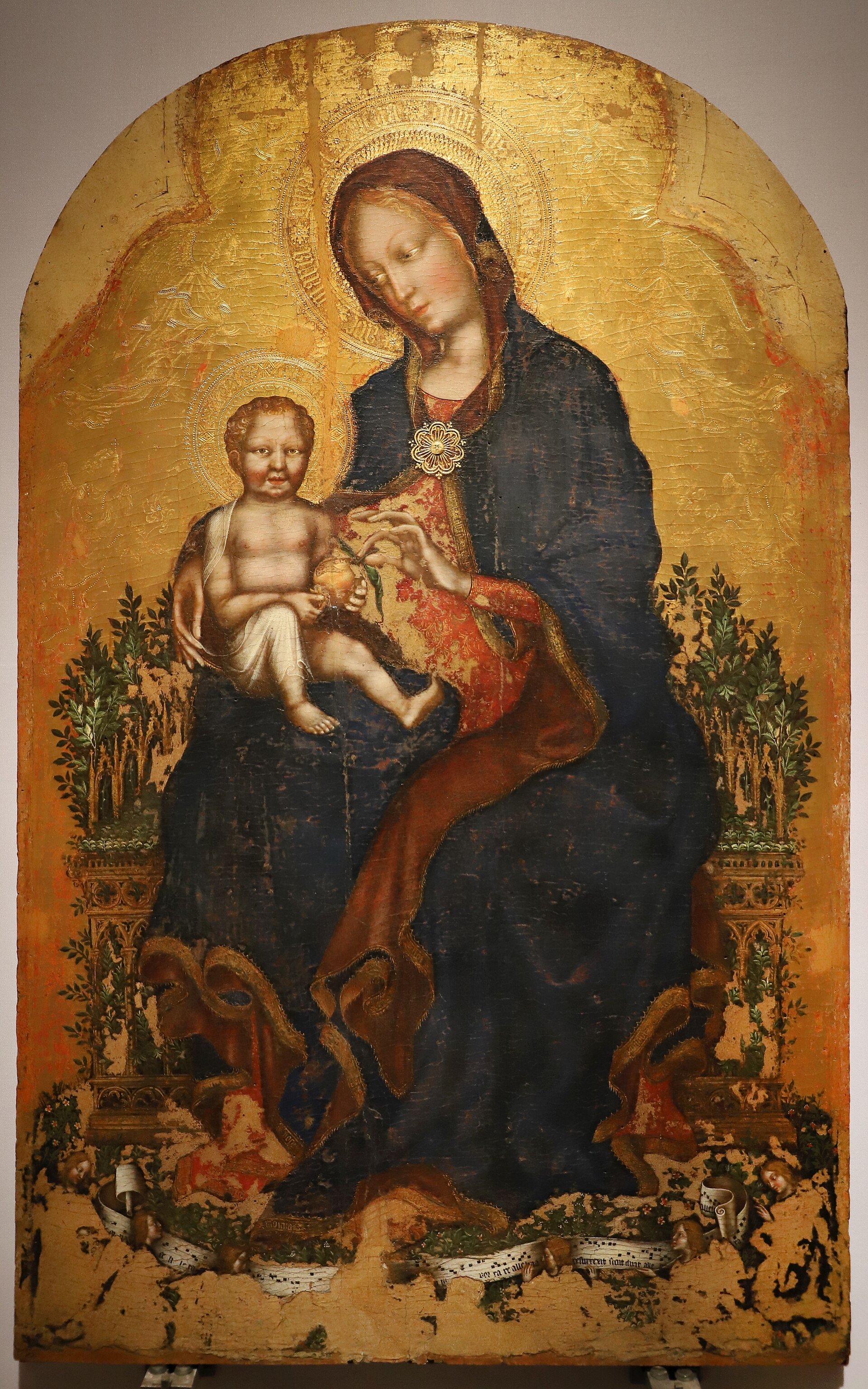 madonna col bambino e angeli di gentile da fabriano