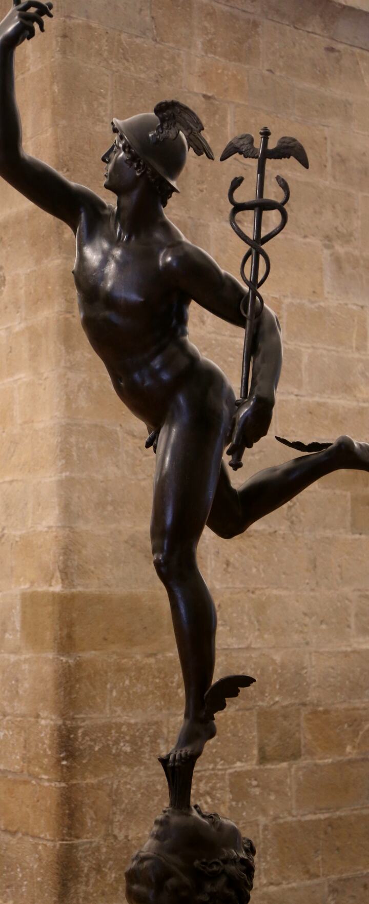 il mercurio volante del giambologna, in bronzo, al museo del bargello