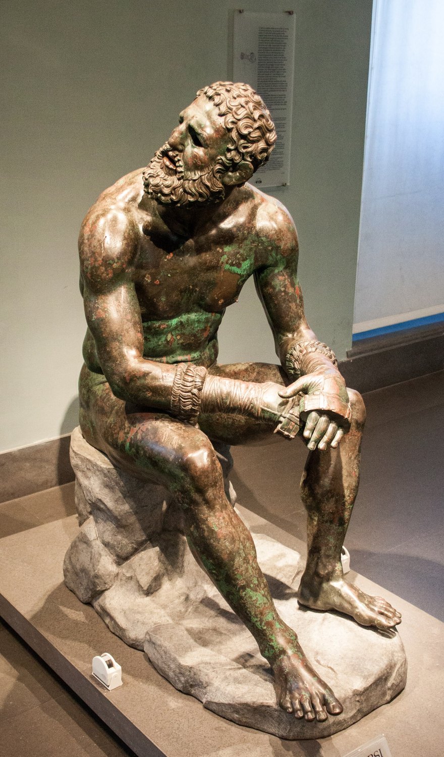 il Pugile in riposo del Museo Nazionale Romano, uno degli otto musei imperdibili di Roma