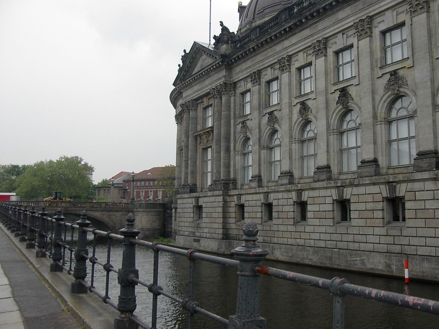 le Bode-Museum à la pointe de l'île aux Musées, le long de la Sprée
