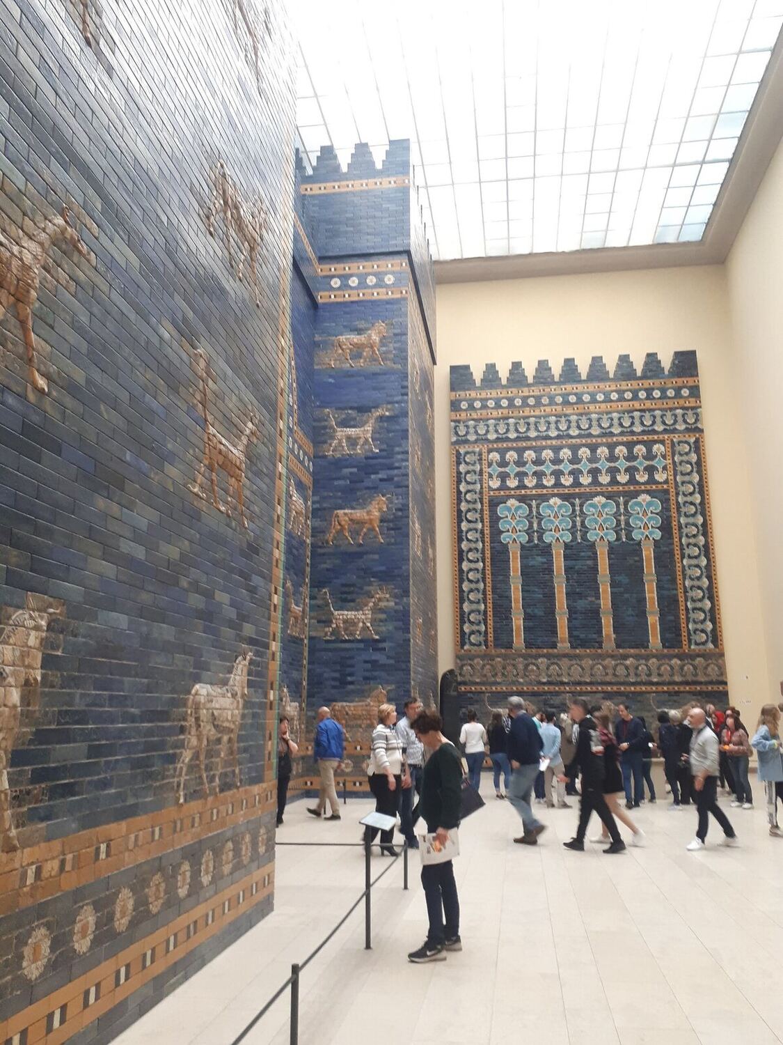 la porte d'Ishtar et la voie processionnelle du Pergamonmuseum, aujourd'hui inaccessibles