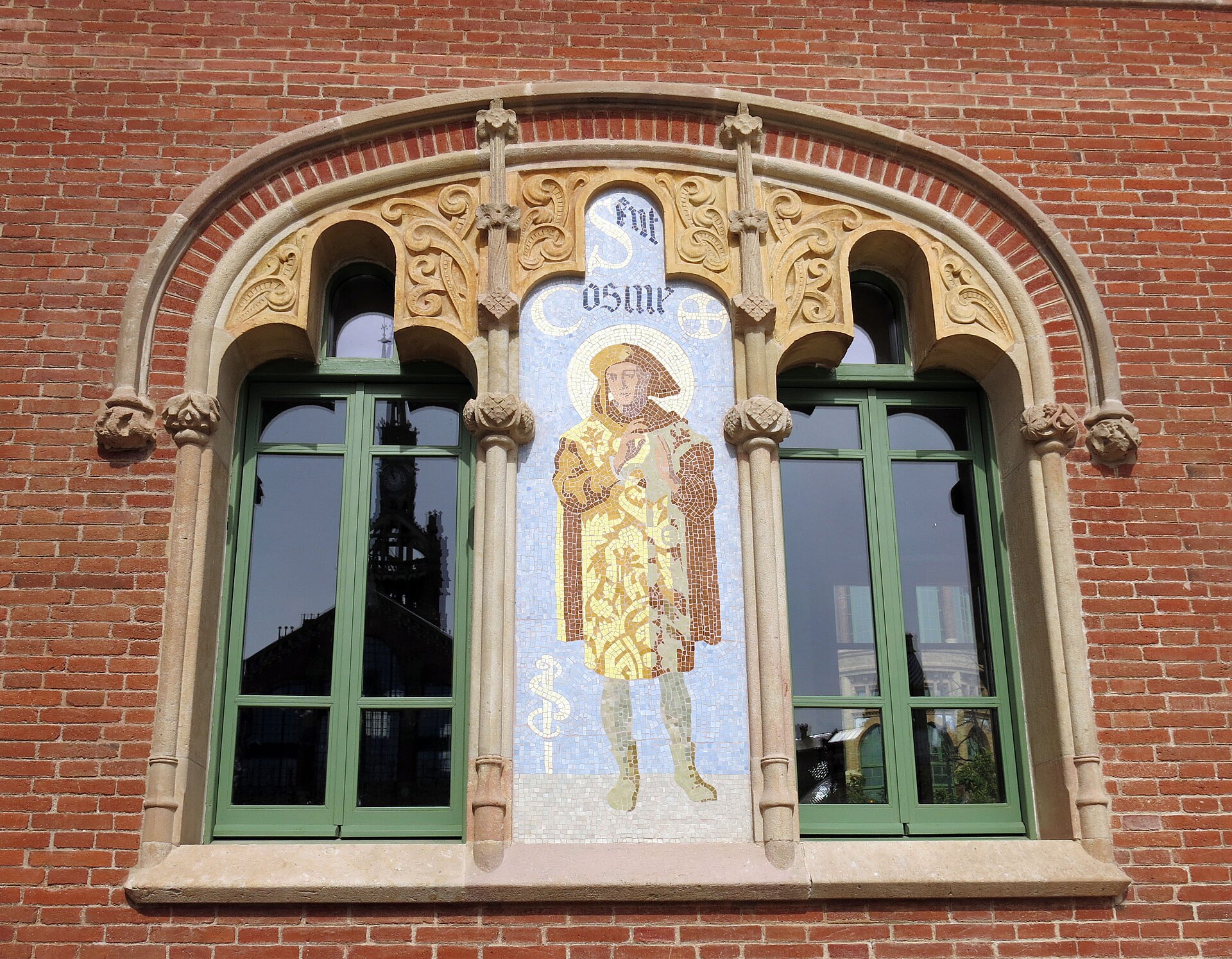 il mosaico di san cosma fra due finestre del padiglione delle operazioni di sant pau