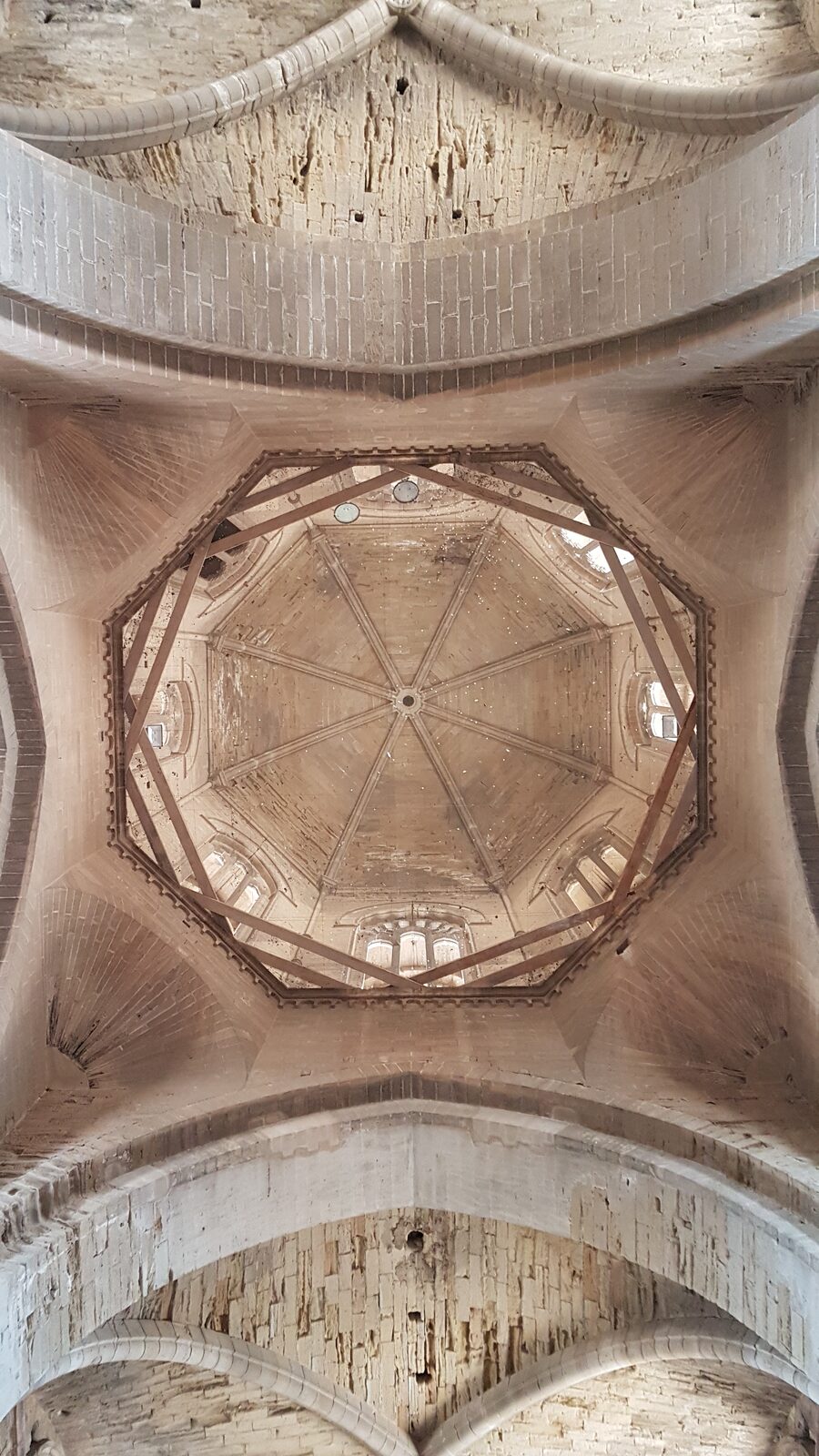 the octagonal cimborrio of the Seu Vella seen from below, with its starburst of ribs