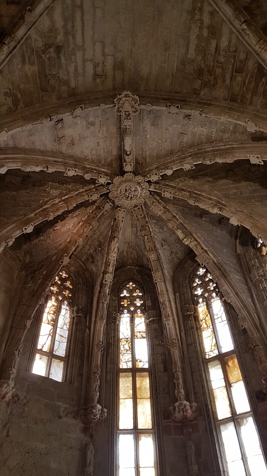 a star vault of the Seu Vella with its relief eroded by centuries of military use