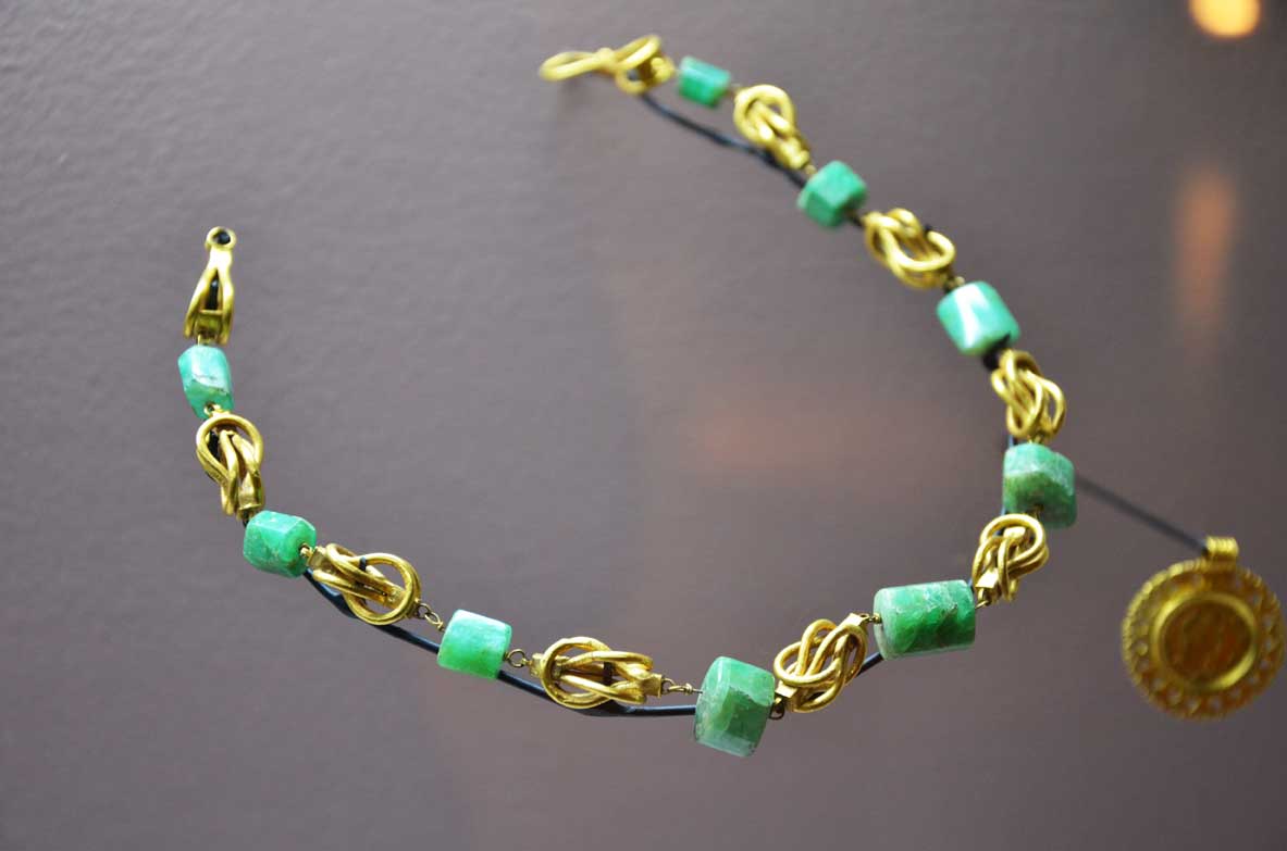 antica collana romana al museo romano di lione