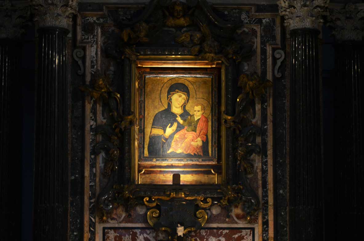 the Byzantine icon of the Madonna del Popolo on the high altar