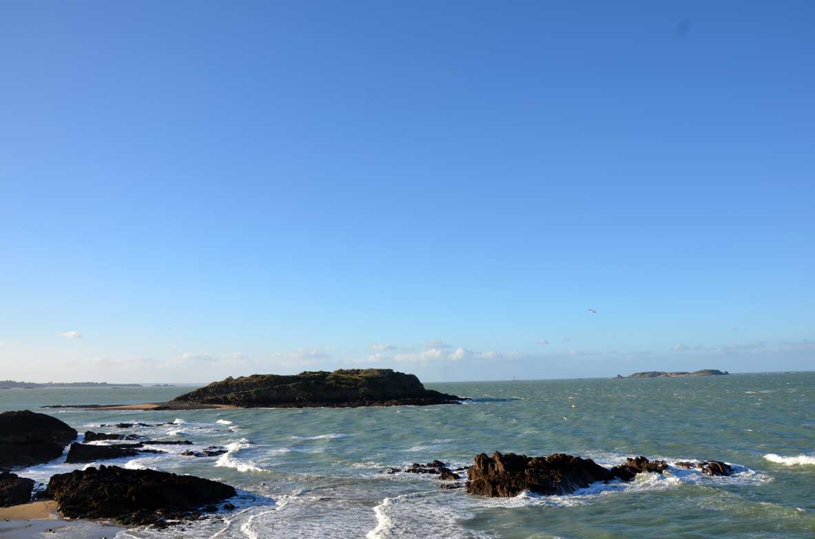 il panorama sul mare dai bastioni della città
