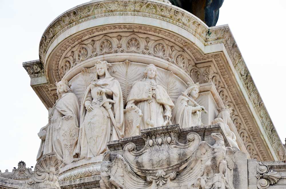 détail des allégories sur le Vittoriano
