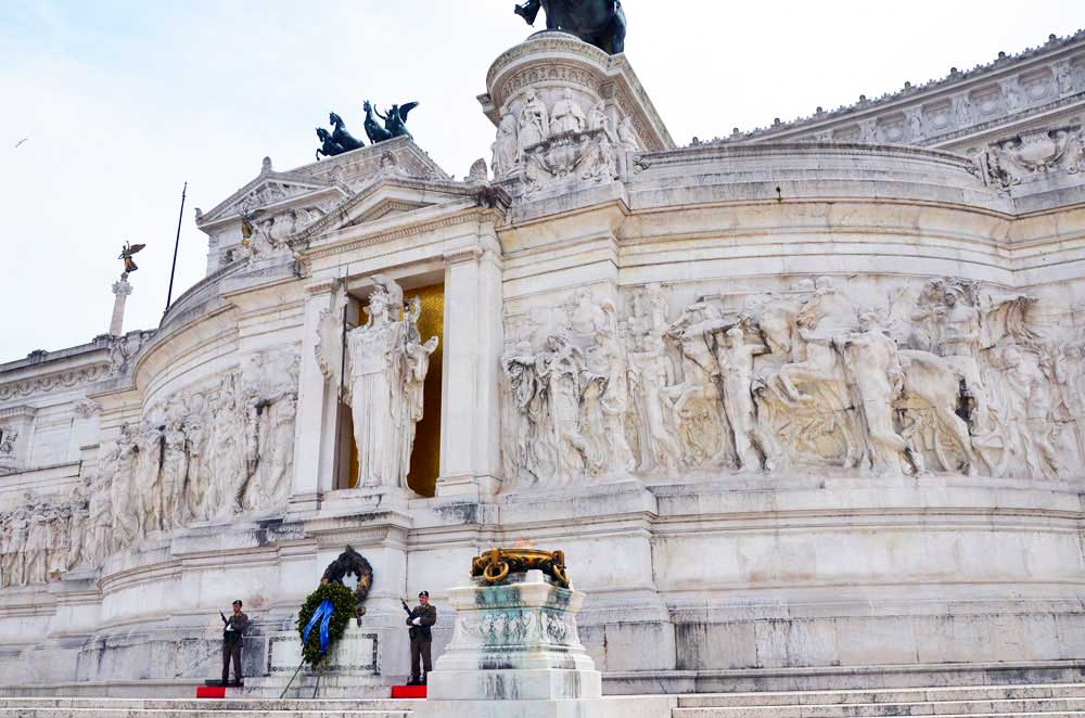garde au Soldat inconnu à l'Altare della Patria