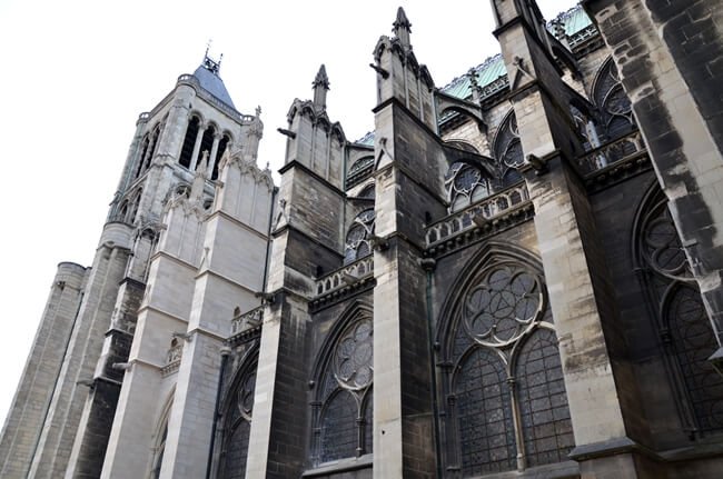 l'esterno della basilica di Saint-Denis