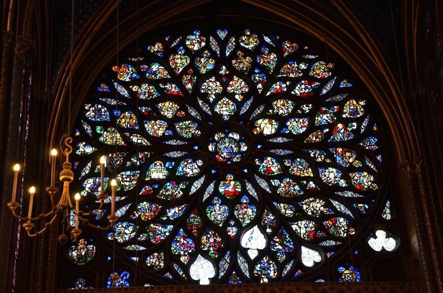 rosone all'interno della sainte-chapelle di parigi