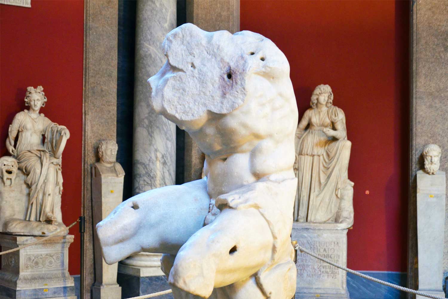 torse du belvédère aux musées du vatican