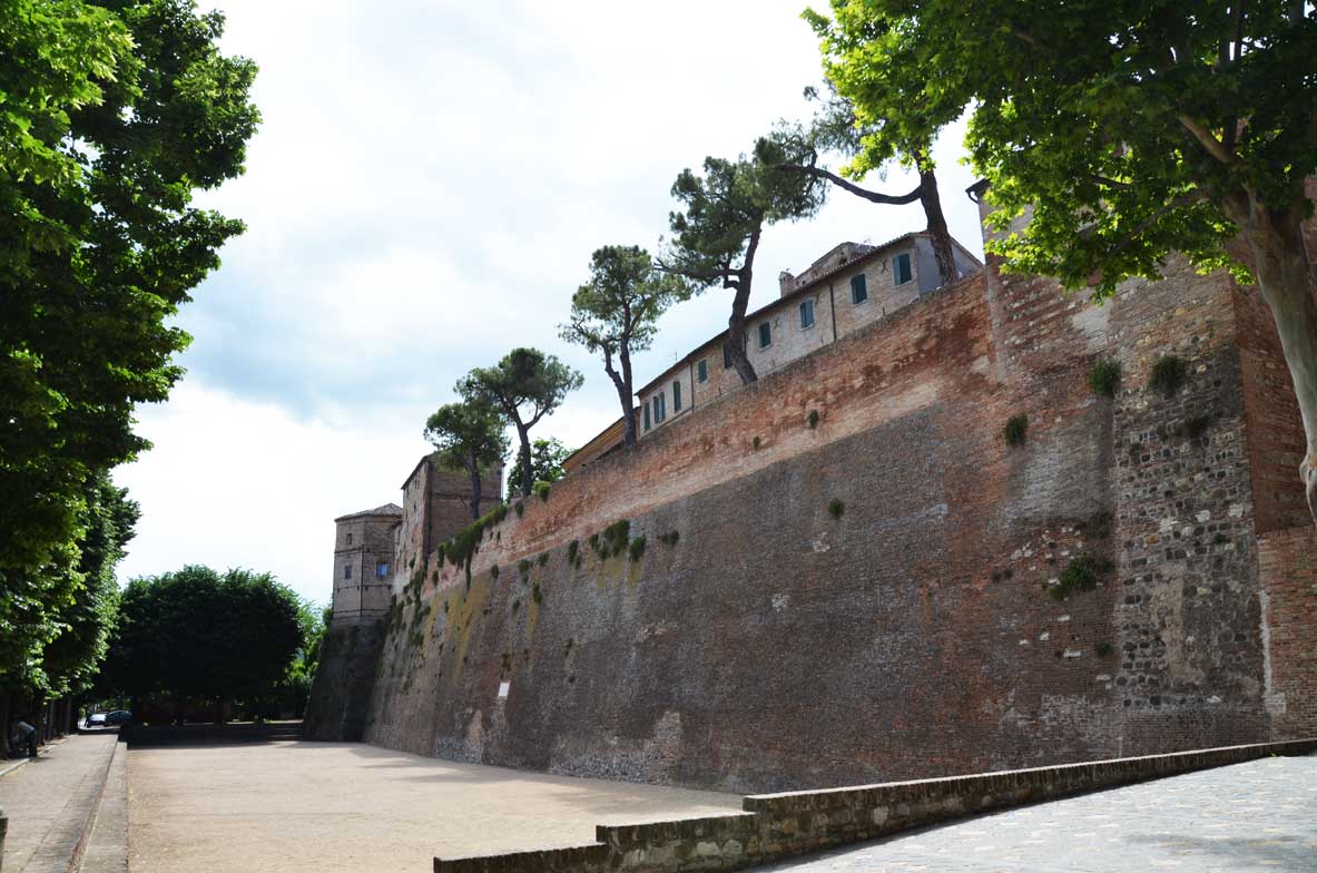 le mura del borgo