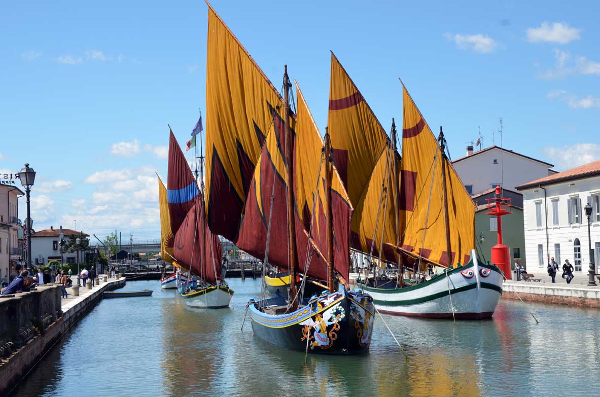 cesenatico le antiche barche dei pescatori