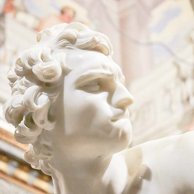 détail du david de bernin à la galerie borghèse