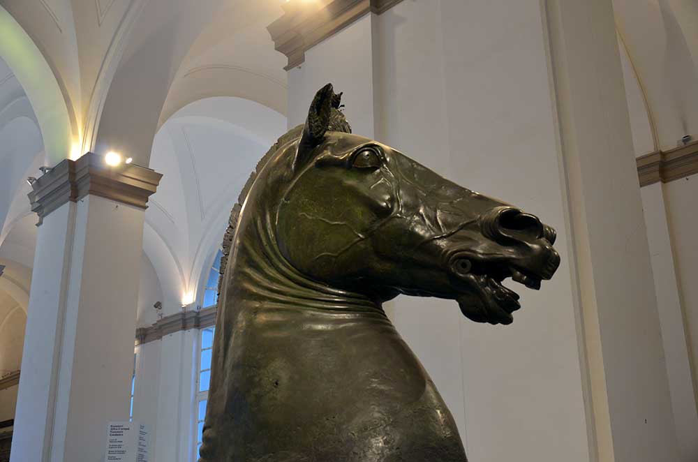 la tête de cheval de donatello au mann
