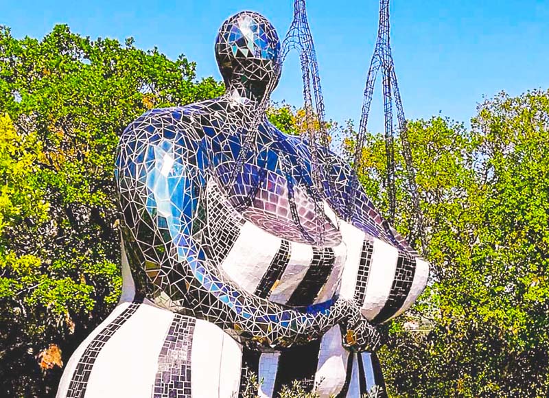 La giustizia, scultura parco dei tarocchi