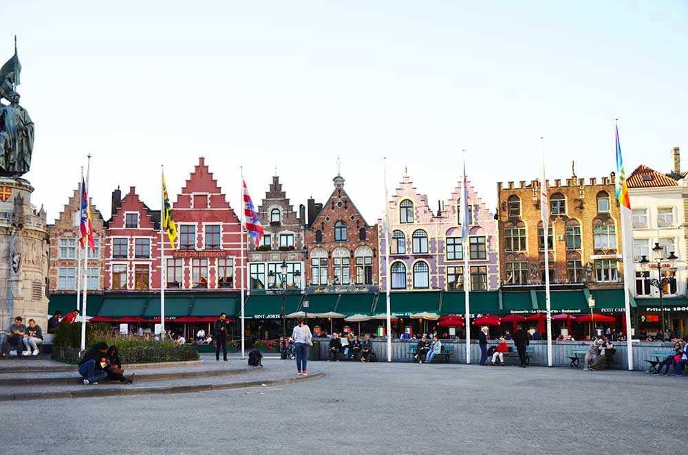 Le Markt de Bruges, cœur de la ville des peintres flamands