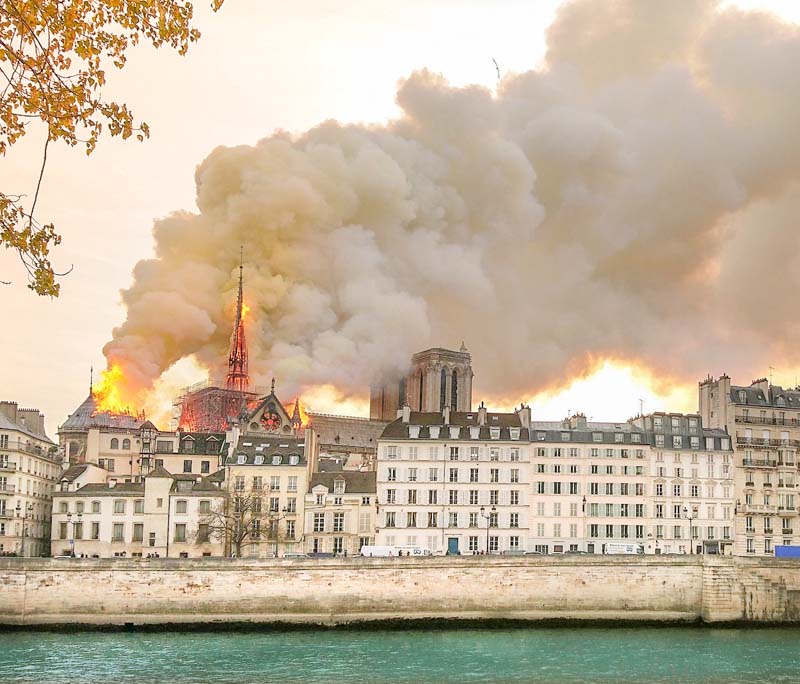 notre dame incendio