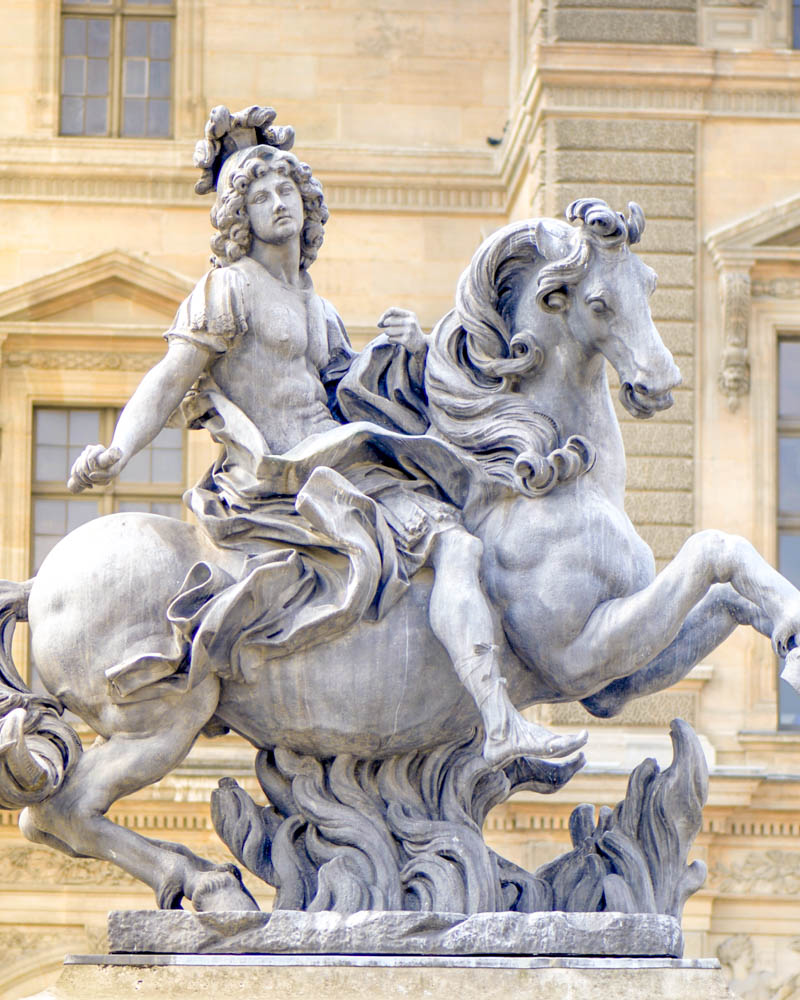 comment éviter la file au louvre